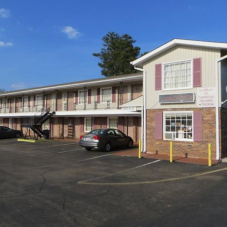 Pine Crest Motor Lodge Holly Springs Extérieur photo
