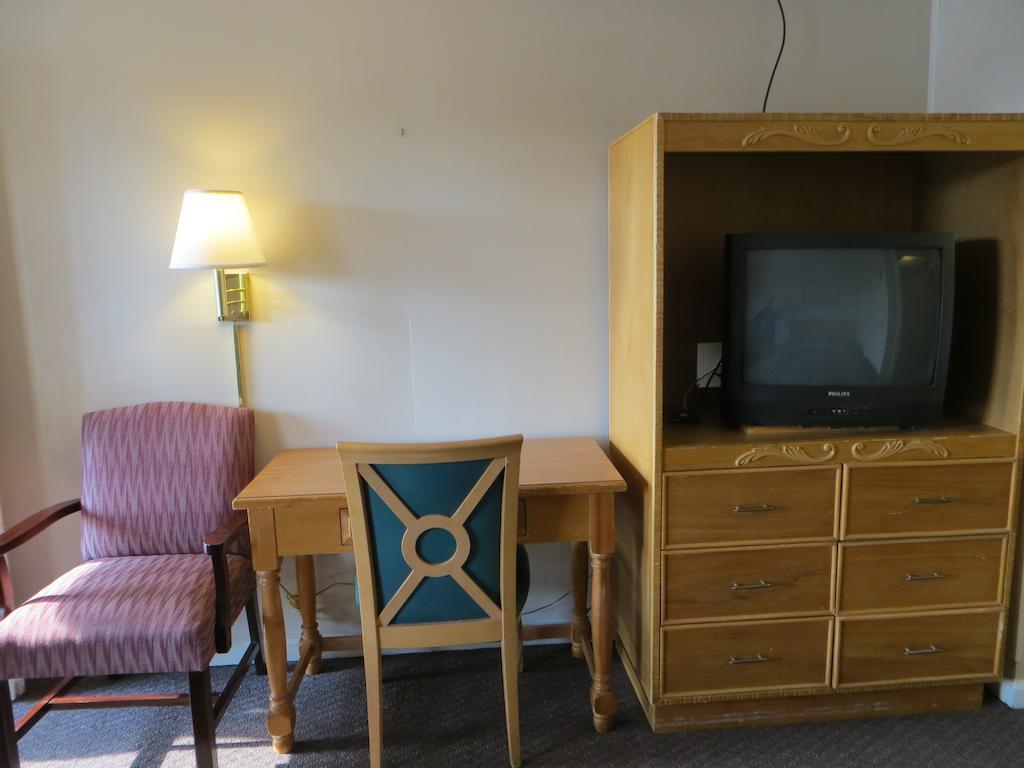 Pine Crest Motor Lodge Holly Springs Extérieur photo