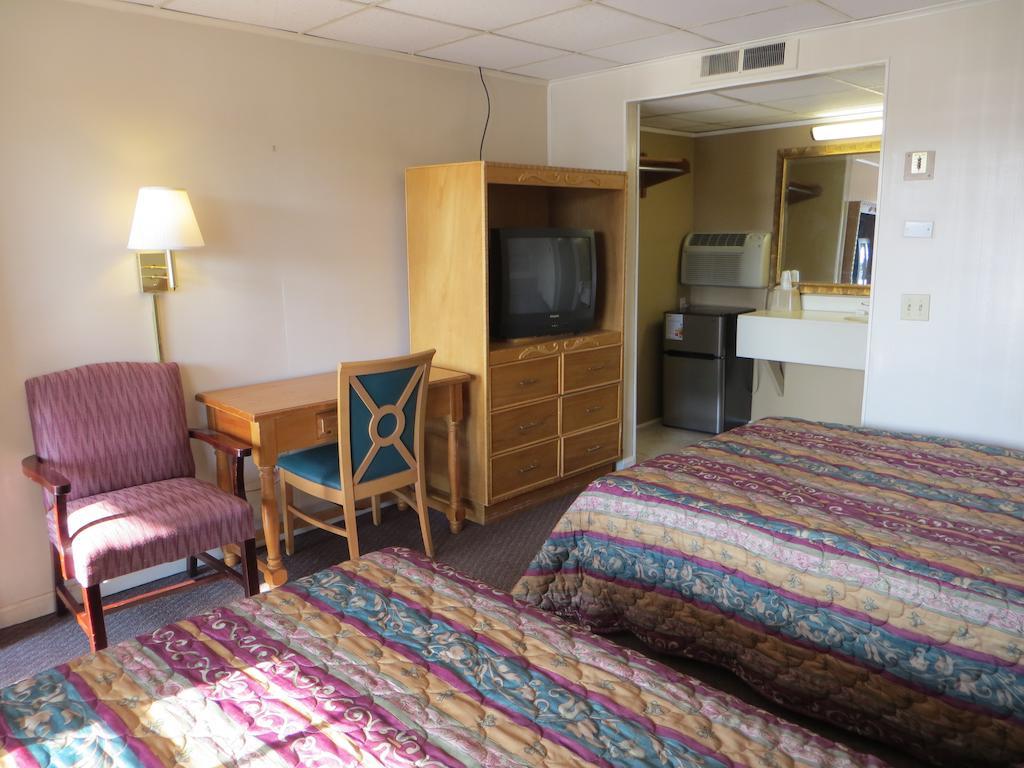 Pine Crest Motor Lodge Holly Springs Extérieur photo