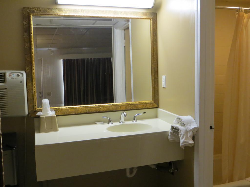 Pine Crest Motor Lodge Holly Springs Extérieur photo